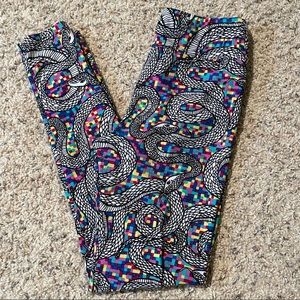 LuLaRoe TC Leggings - Pink/Gray Chevon/Snake Print